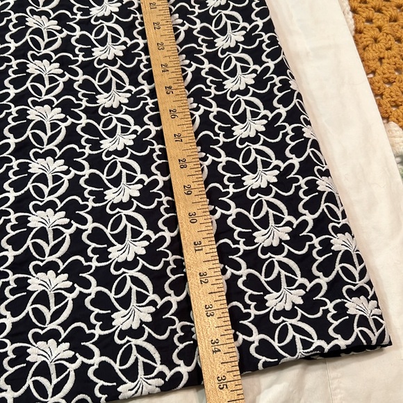 Ann Taylor size 4 sleeveless 100% cotton black with white embroidery  mini dress - Picture 9 of 9